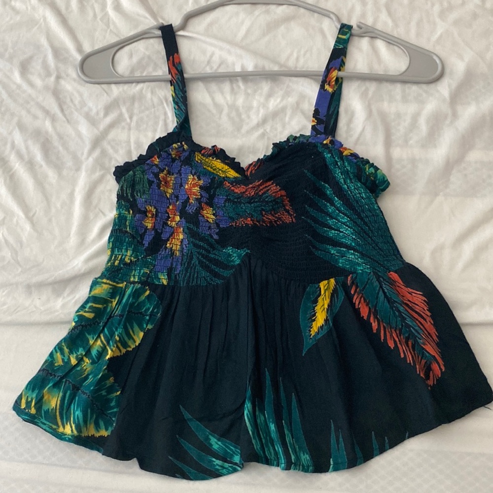 Beautiful Tropical Print Sleeveless Blouse